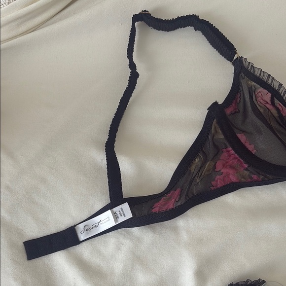 Secret Treasures Black and Burgundy Floral Bra Set - Picture 11 of 14